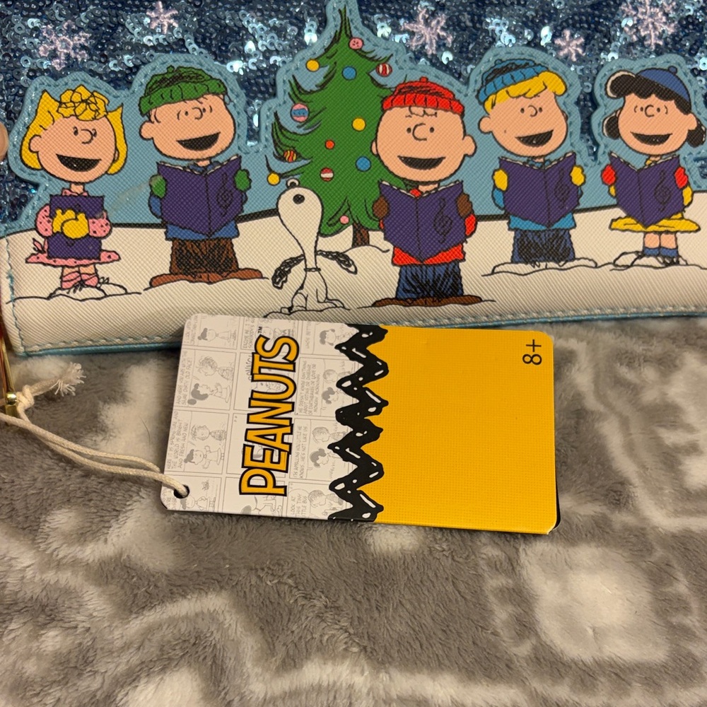 LOUNGE FLY PEANUTS SNOOPY CHARLIE BROWN CHRISTMAS NWT NO ISSUES